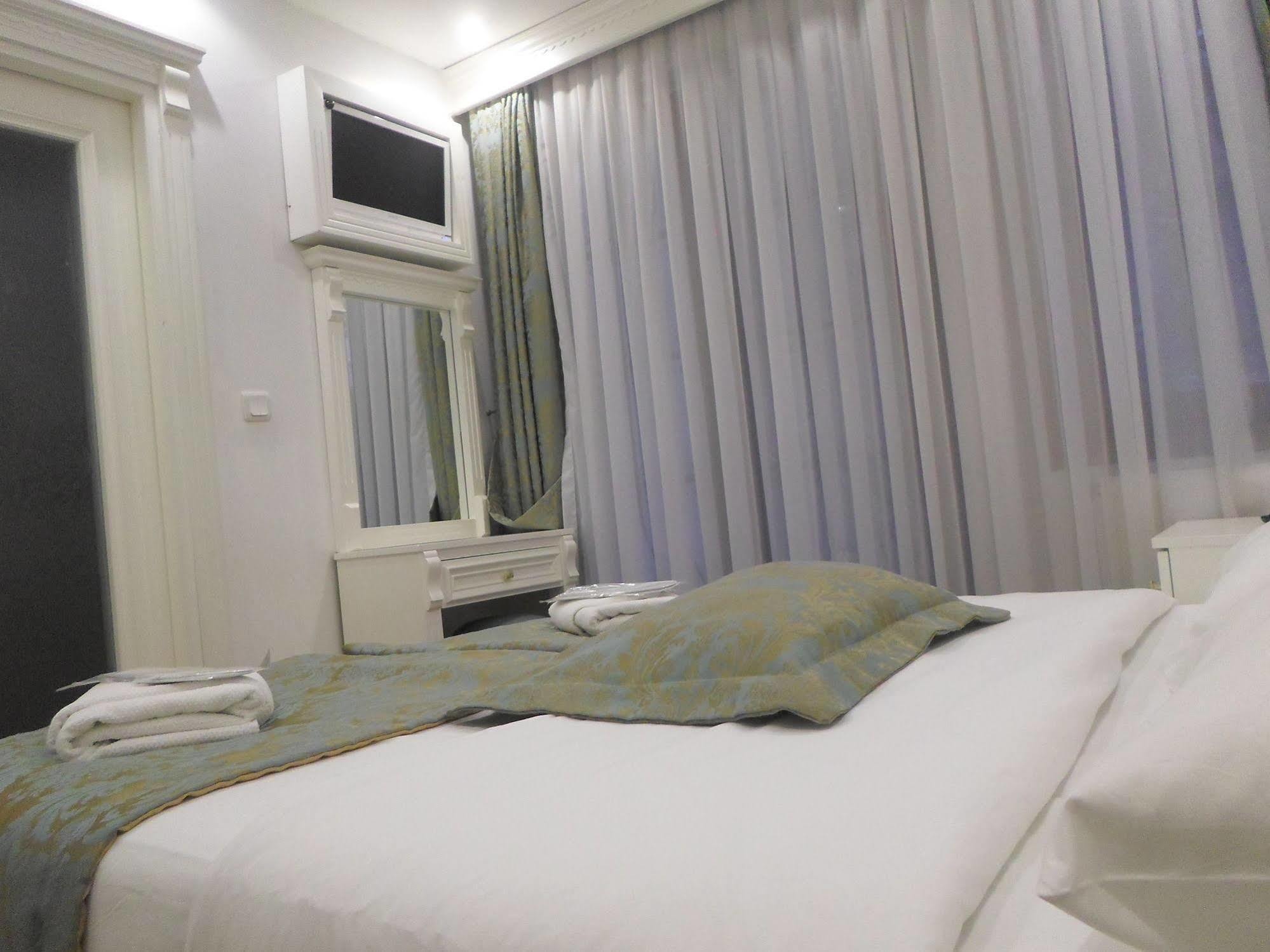 La Petite Maison Hotel Provincia di Provincia di Istanbul Esterno foto